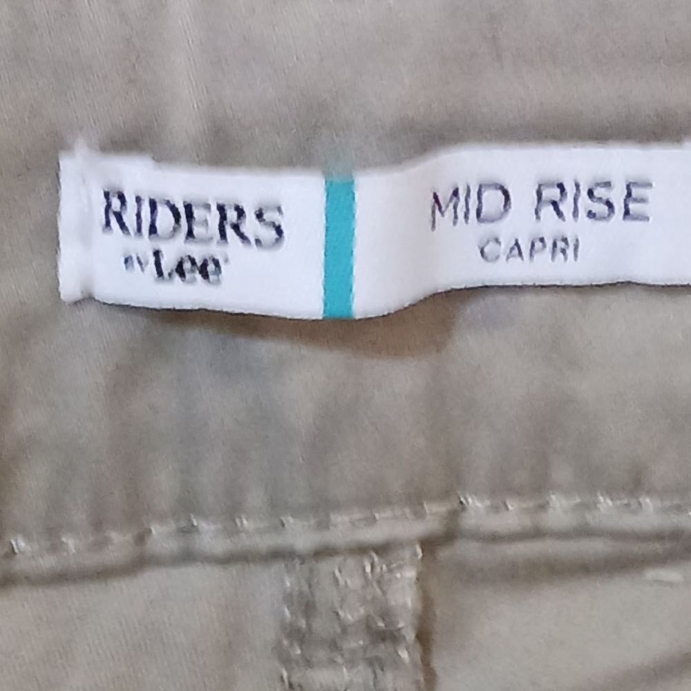 Women's Capris Mid Rise Lee Riders Size 14 - Picture 4 of 5